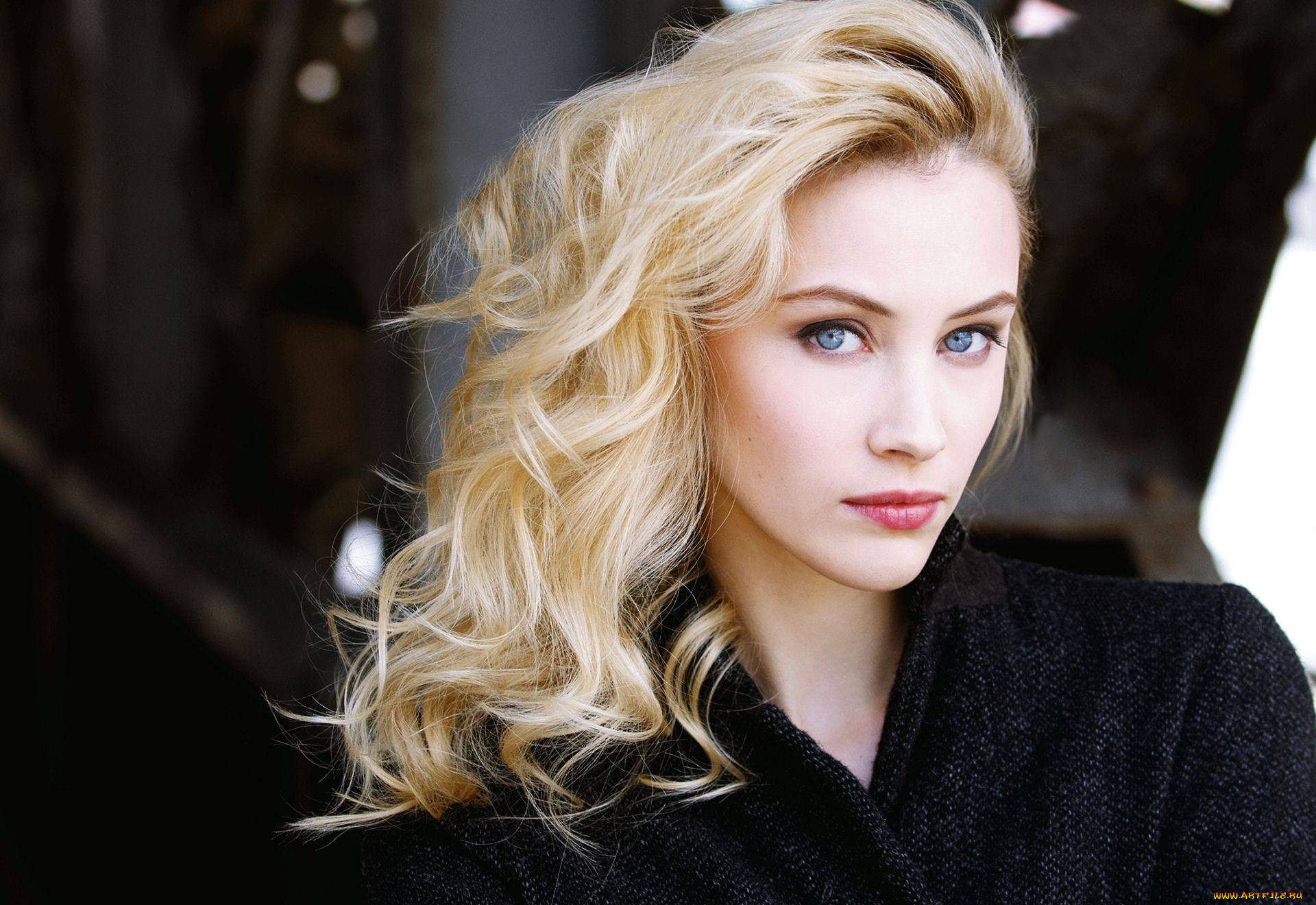 , sarah gadon, 